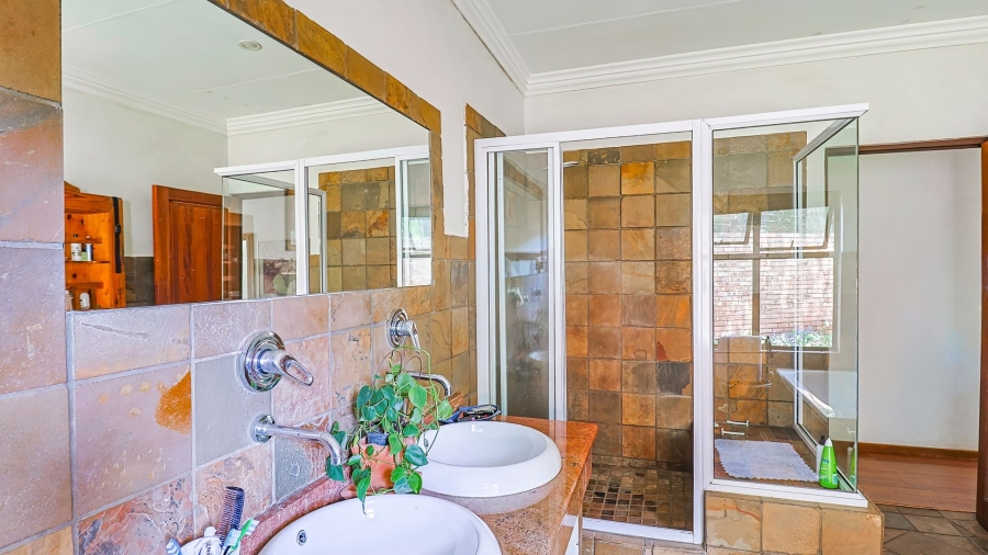 7 Bedroom Property for Sale in Cashan North West